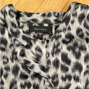 Women’s Karen Kane animal print blouse black / gray size Large EUC